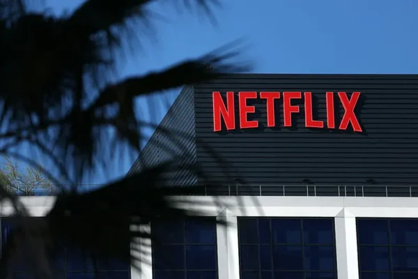 Netflix Stock Tumbles Amid Warner Bros. Acquisition Concerns