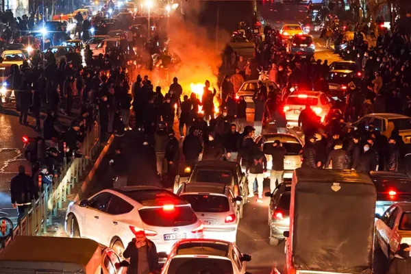 Trump Urges Iranians to “Take Over,” Cancels All Iran Meetings Amid Deadly Crackdown